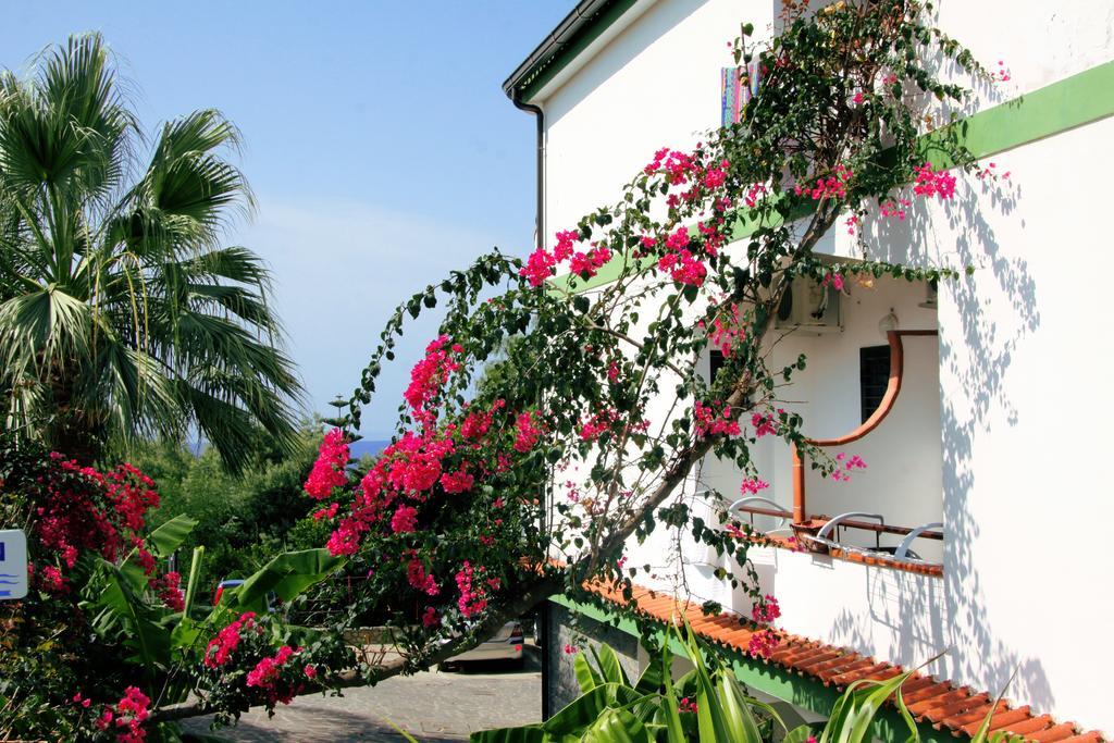 Hotel Marinella Capo Vaticano Exterior photo